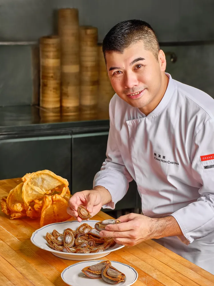 香港君悅港灣壹號One Harbour Road主廚陳漢章即日起至9/2客座漂亮廣式海鮮餐廳。台北君悅酒店提供