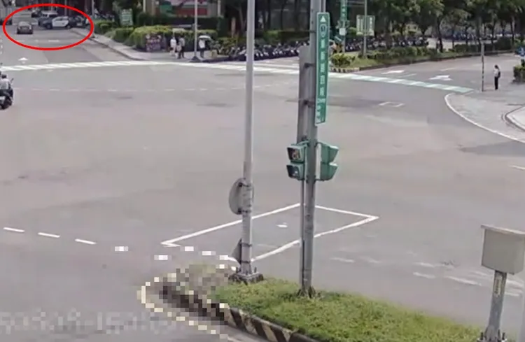 警方走捷徑攔車。警方提供