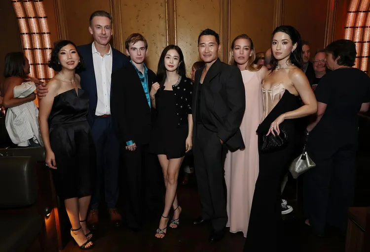 金泰希（左四）出道24年首度挑戰好萊塢。翻攝金泰希IG