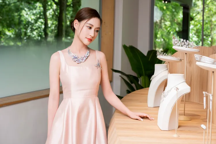 何超蓮。品牌提供