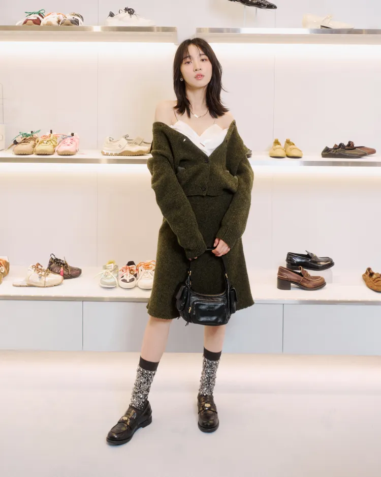李沐演繹Miu Miu 2025秋冬系列。品牌提供