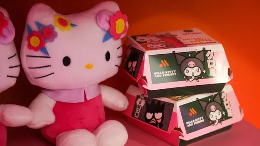 俄羅斯版麥當勞推Hello Kitty夢幻粉紅漢堡餐 疑似沒官方授權尷尬了?