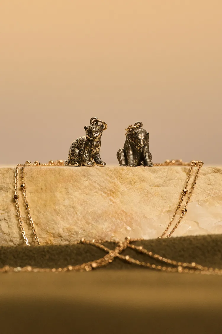 台灣黑熊與石虎墜飾，各4300元。
品牌提供