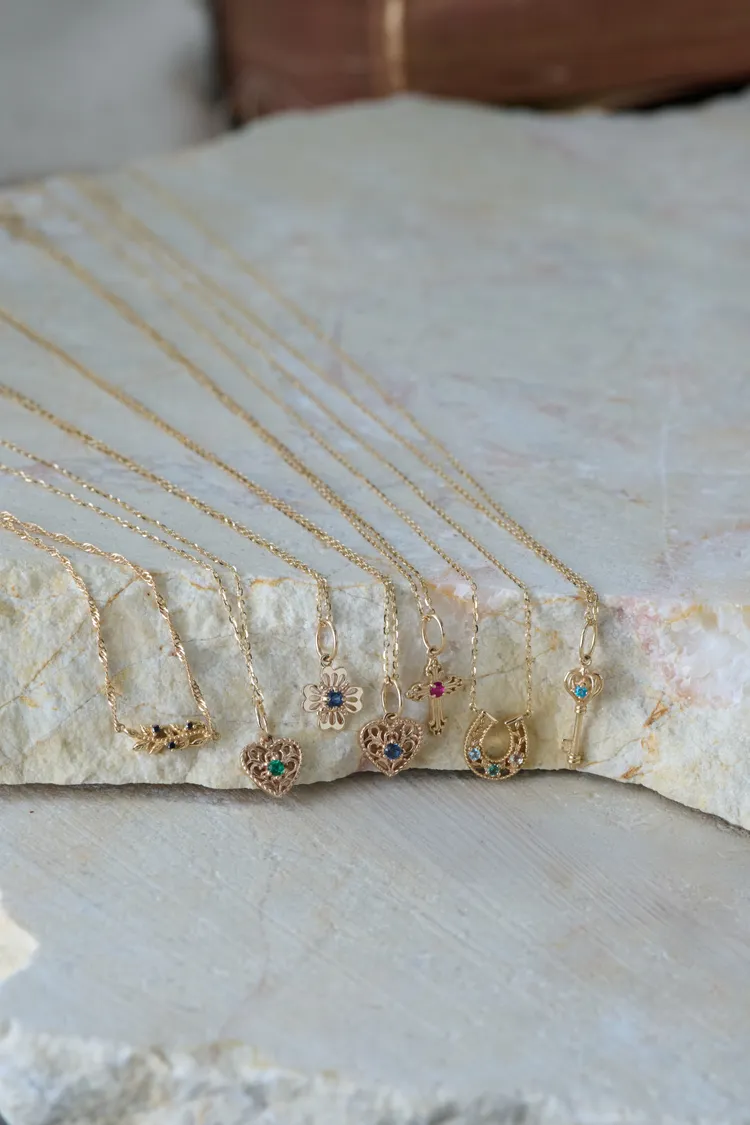 agete台北101限定項鍊，1萬3800元至1萬4800元。品牌提供