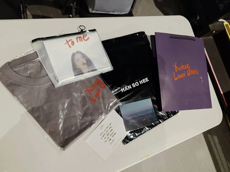 韓韶禧送給每位粉絲大禮包。陳薇安攝