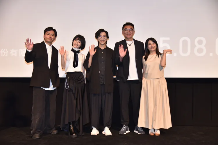 《零日攻擊》日本首映會，製作人鄭心媚（左起）、監製林錦昌、導演蘇奕瑄、連俞涵、楊大正。牽猴子提供