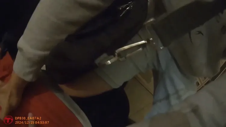 2名警員負傷合力壓制彭男。民眾提供