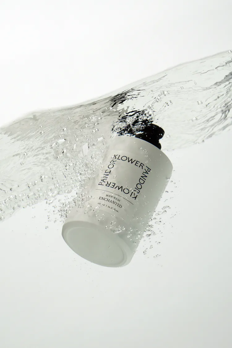 KLOWER PANDOR荒野玫瑰香水嫩白沐浴露，480ml／580元。品牌提供