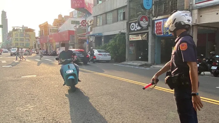 台灣交通安全協會建議，交通部應與內政部資源多加整合，大部分交通現況只有當地警察最清楚。翻攝畫面