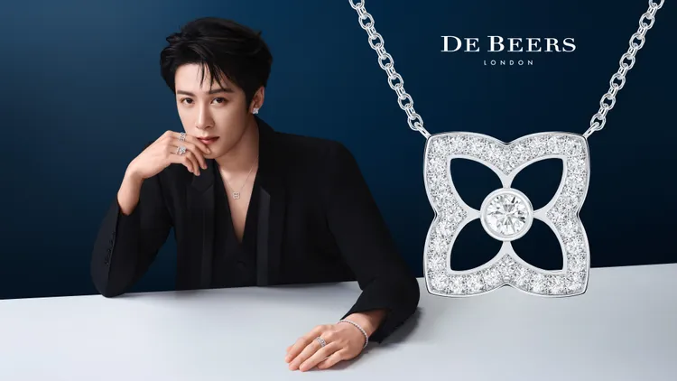 檀健次拍攝De Beers「The Joy of Gifting」七夕廣告大片。品牌提供
