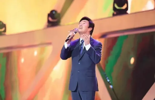 费玉清有够狂!江蕙台北场送大礼:愿她翩然飞舞音乐天空