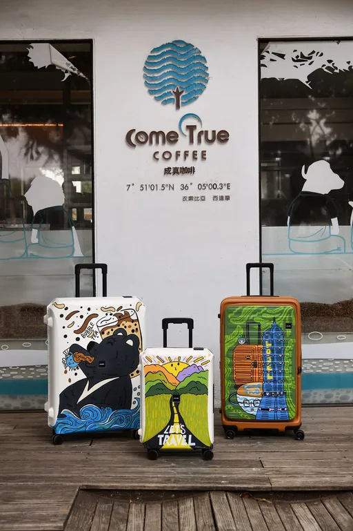 LOJEL再聯名成真咖啡療癒午茶 插畫家美學加持全新象牙白VOJA旅行箱