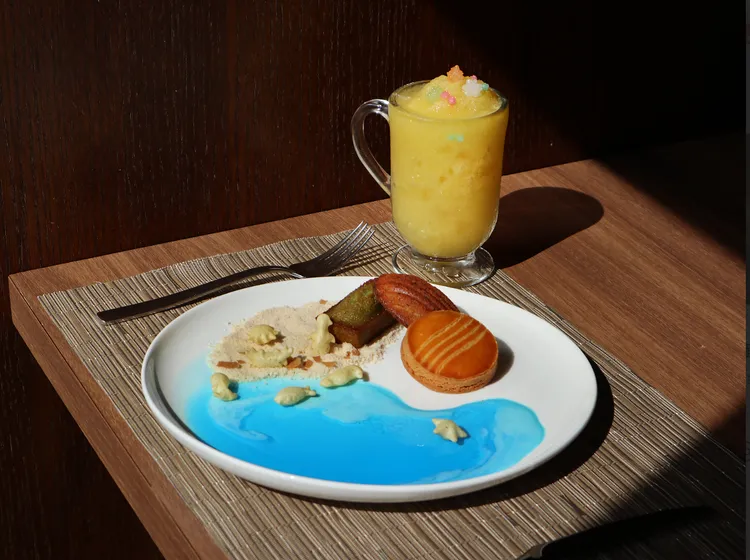 兩款限定下午茶組，以「海洋靜謐」為主題。台中萬楓酒店提供