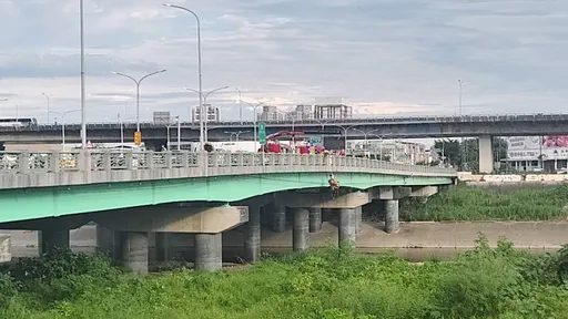 民眾路過見橋下掛一物...細看竟是個人 中市24歲男救起時已身亡