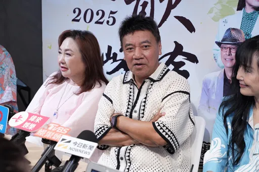 父親節前夕!施孝榮突變臉向兒子討錢 公開討債30萬要他「付清」