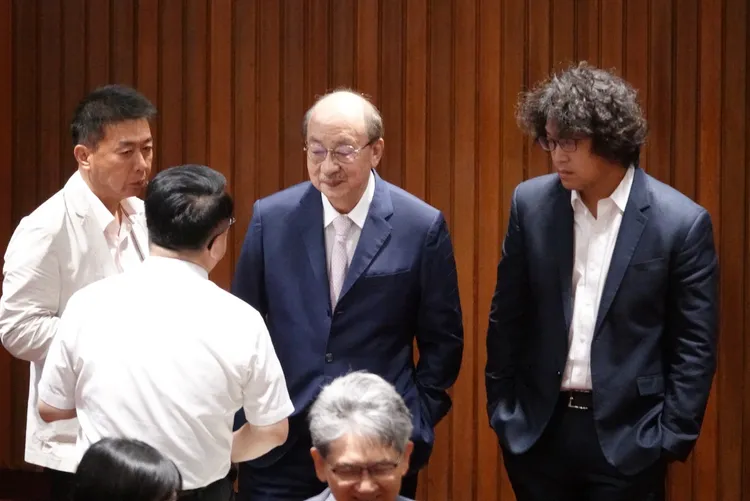 民進黨團總召柯建銘召集綠委於議場內舉行黨團大會。莊宗達攝