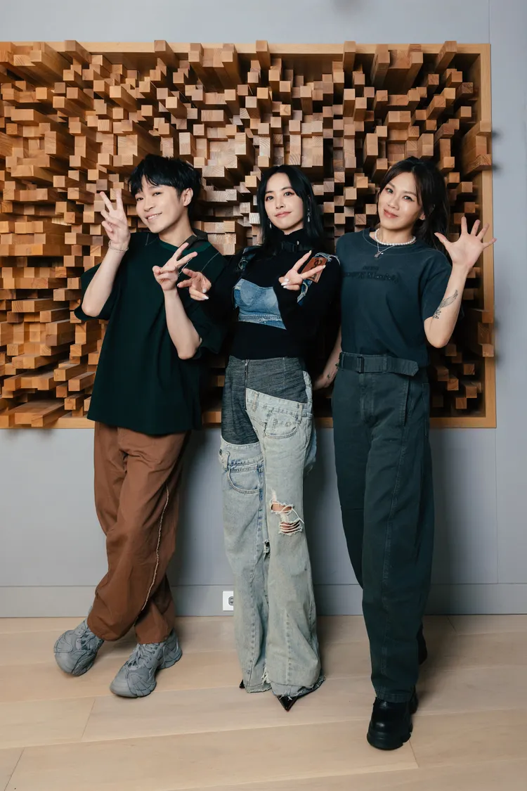 蔡健雅、吳青峰作客Podcast 節目《Pleasure Talks》。凌時差提供