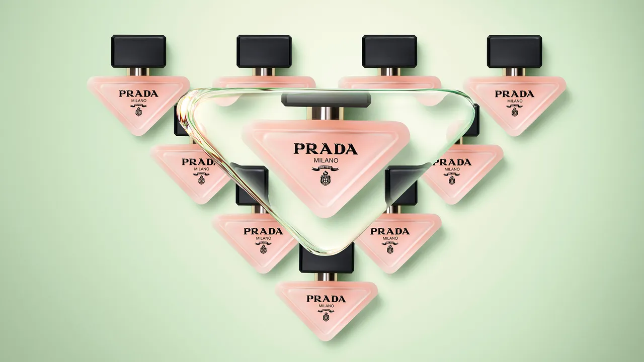PRADA唯我莫测发香喷雾,30ml/2150元。品牌提供