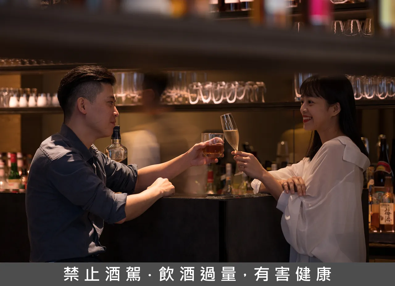 礁溪寒沐酒店「MU BAR」酒吧七夕情人月浪漫微醺氛圍,房客消費可享85折優惠。礁溪寒沐酒店提供