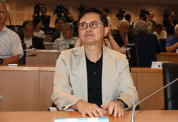 和碩董事長童子賢出席民眾黨「百人連署挺核三・穩定台灣乾淨未來」專家學者連署記者會。莊宗達攝