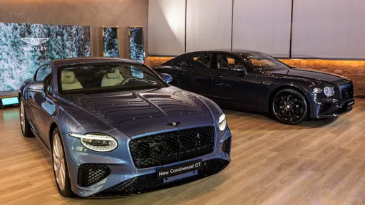 Bentley新世代V8 Hybrid动力登场 Continental GT、GTC与Flying Spur同步亮相