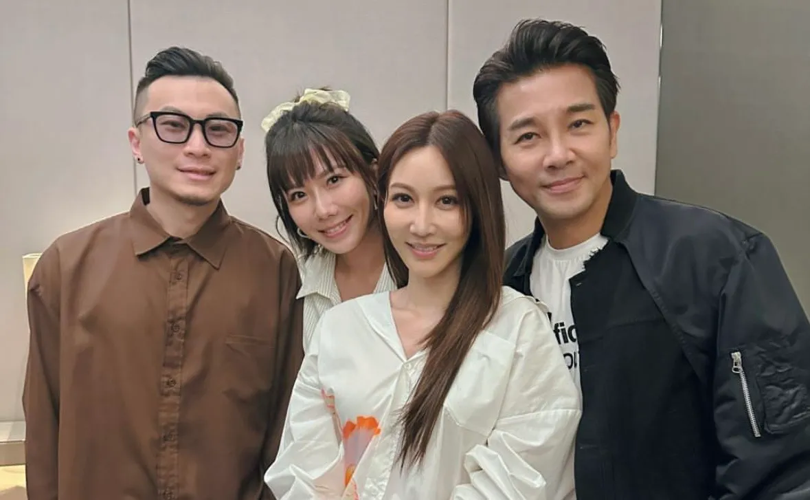 谢承均(右起)、曾莞婷是大牙和阿廖师的证婚人。翻摄自大牙IG