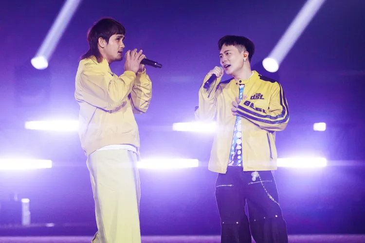 張志豪（左）與蕭秉治加碼合唱《毒藥》。相信音樂提供
