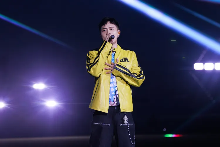 蕭秉治將於8月23日《活著 Alive》高雄巨蛋演唱會。相信音樂提供