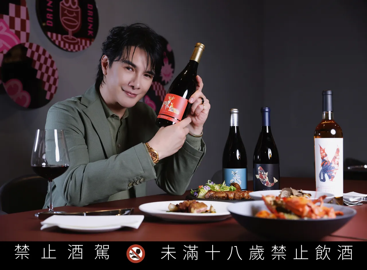 KANPAI加州干杯酒庄首度携手艺人谢佳见合作,他分享新品「时之川」惊喜顺口,层次丰富,推荐不仅适合牛排烧烤,连台湾经典盐酥鸡也能完美搭配。彭欣伟摄