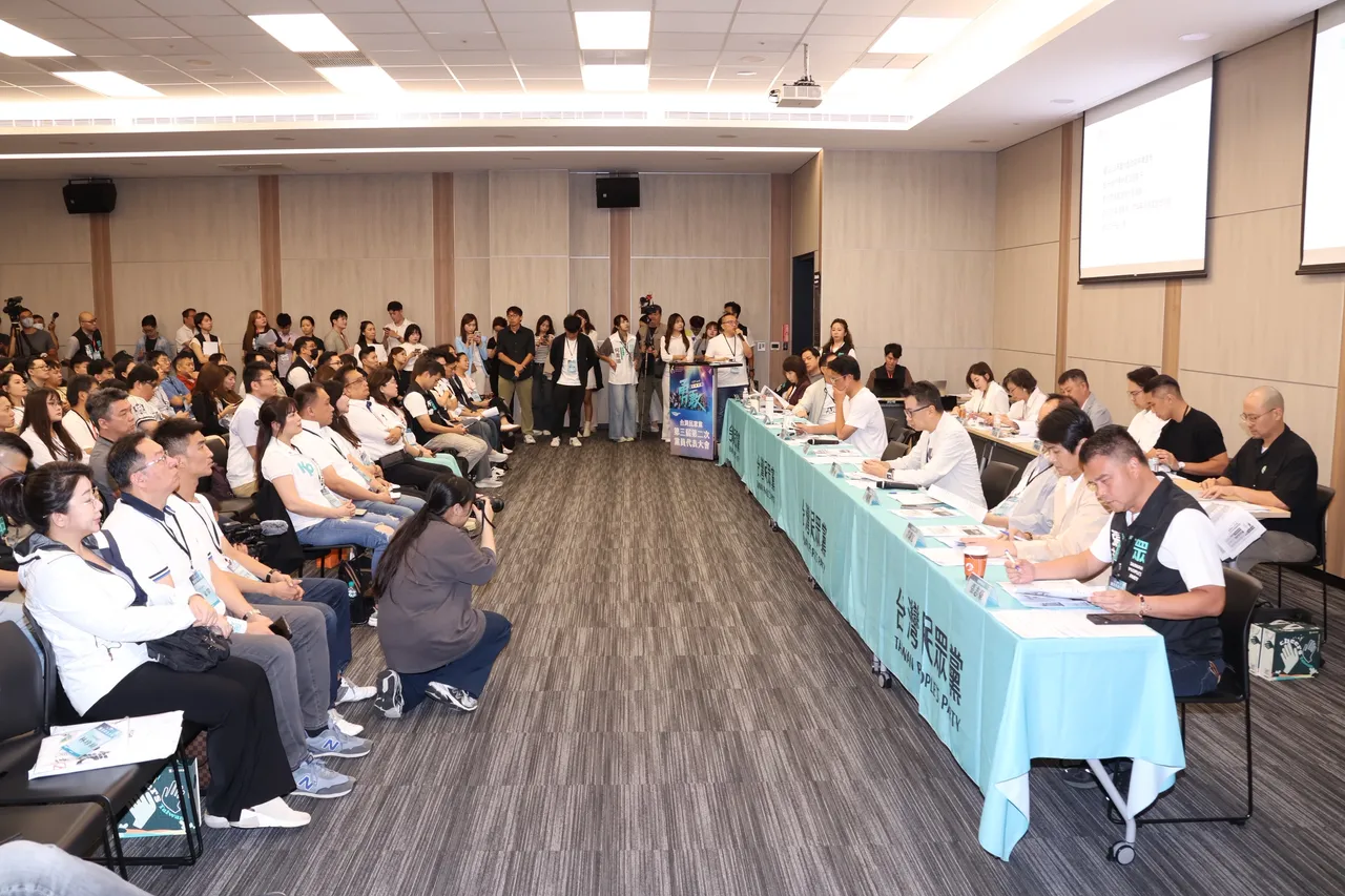 民众党10日于桃园会展中心举行党代表大会。庄宗达摄