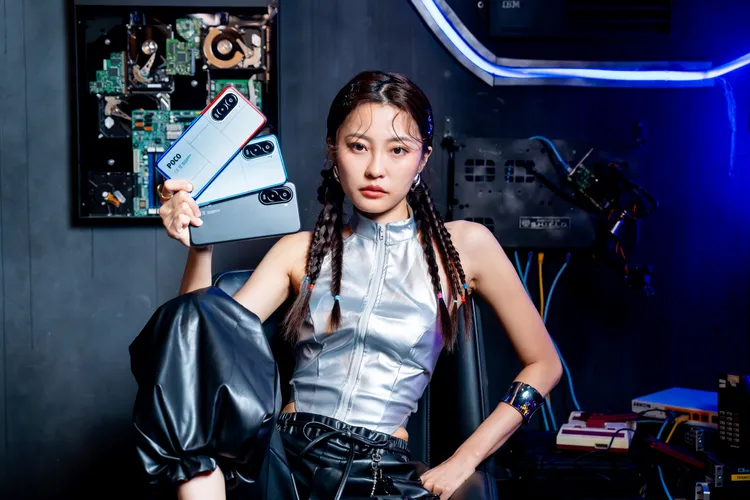 POCO M7配備同級最大7000mAh (typ) 超大電池容量，較上一代手機大幅提升，電池容量激增近1.5 倍。POCO提供