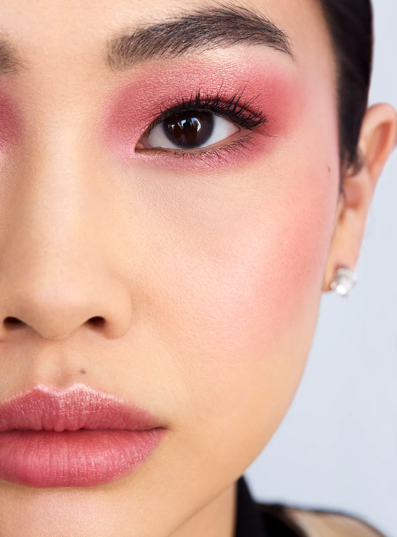 LV彩妆系列La Beauté Louis Vuitton登场。品牌提供