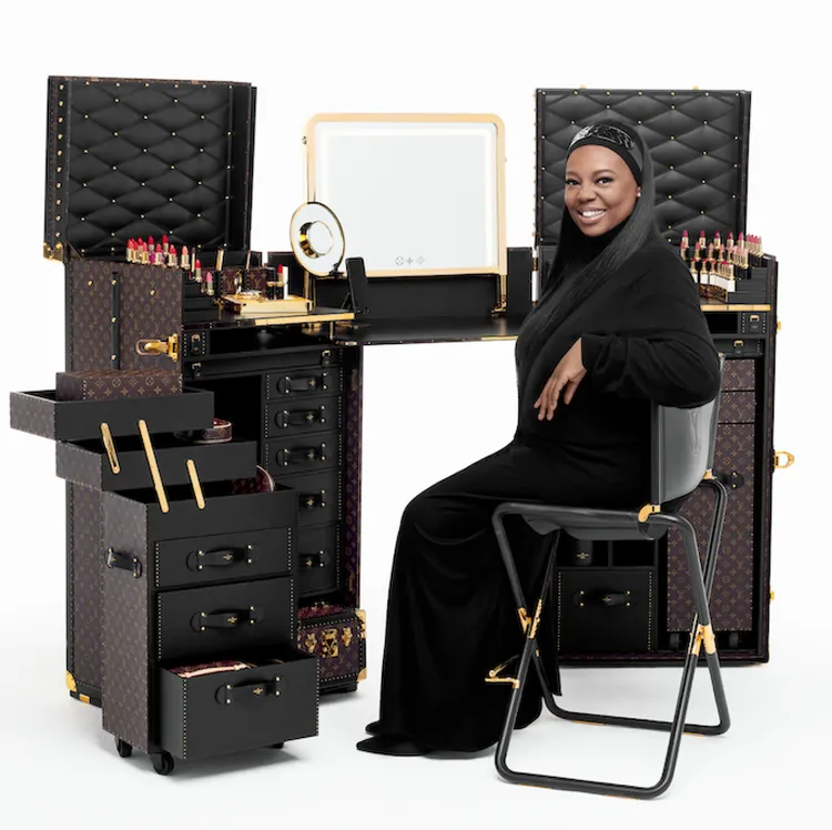 被譽為當代「美妝教母」的Pat McGrath女爵士擔任LV彩妝創意總監。品牌提供