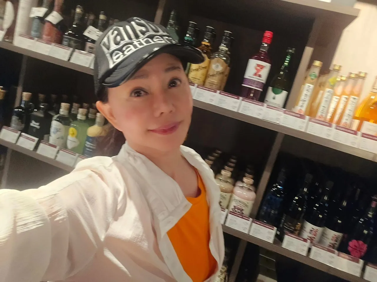狄莺捍卫家庭,强硬表示要把J小姐告到底。翻摄自狄莺脸书