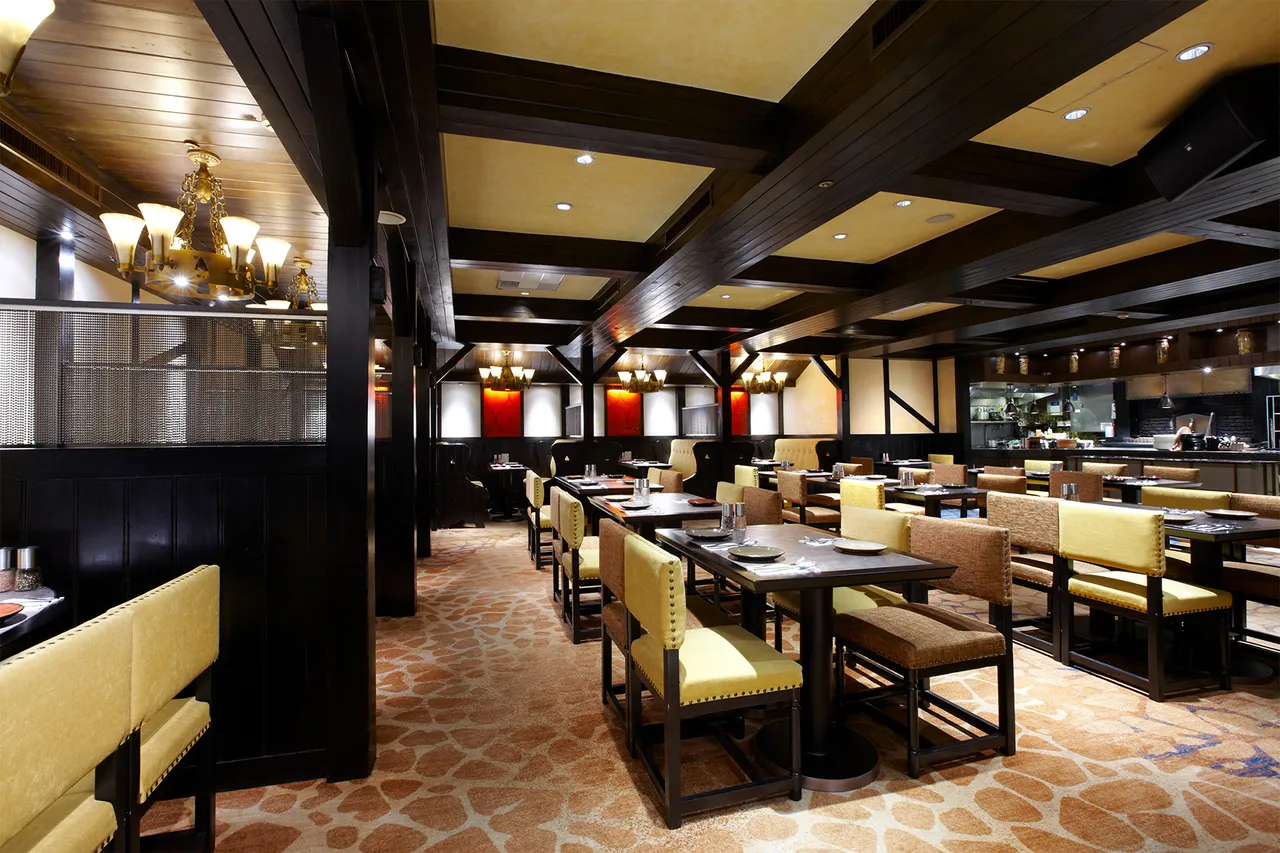 台北喜来登大饭店比萨屋义式餐厅于七夕情人节推出期间限定顶级七夕情人节海陆双人飨宴。台北喜来登大饭店提供