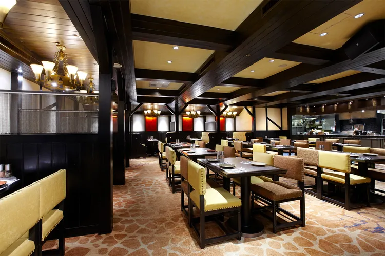 台北喜來登大飯店比薩屋義式餐廳於七夕情人節推出期間限定頂級七夕情人節海陸雙人饗宴。台北喜來登大飯店提供