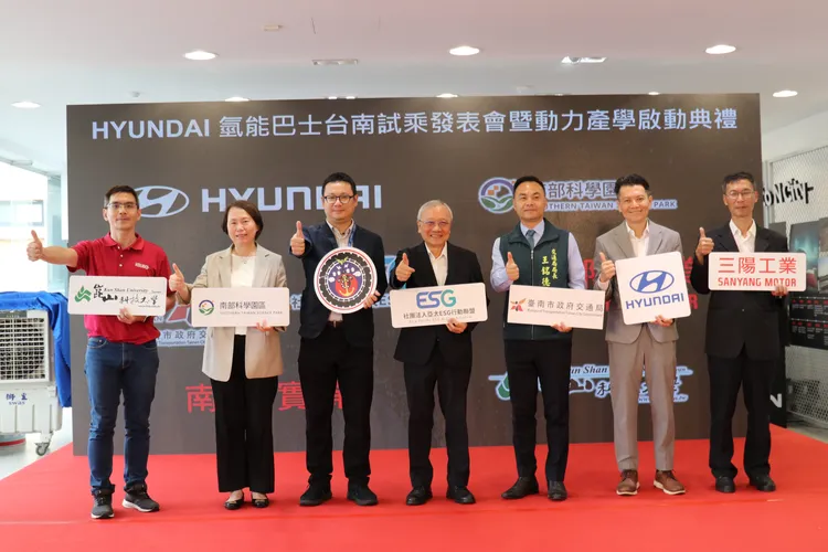 活動現場包含台南各大客運業者均派高階代表與會，展示對氫能車隊導入營運的高度關注。業者提供