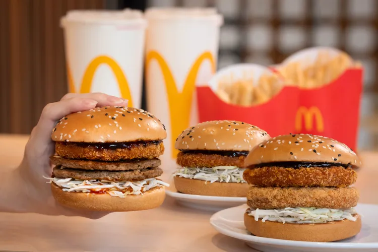 「海派魷魚祭」系列漢堡今（27日）至10月7日限期回歸。麥當勞提供