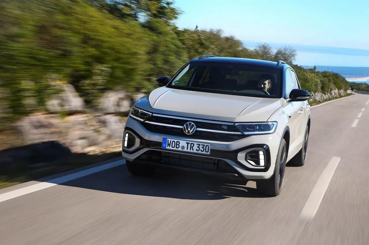 第一代T-Roc在2023年歐洲銷量突破20萬輛、僅次於Golf,堪稱VW SUV家族最具戰略意義的支柱車款。原廠照片