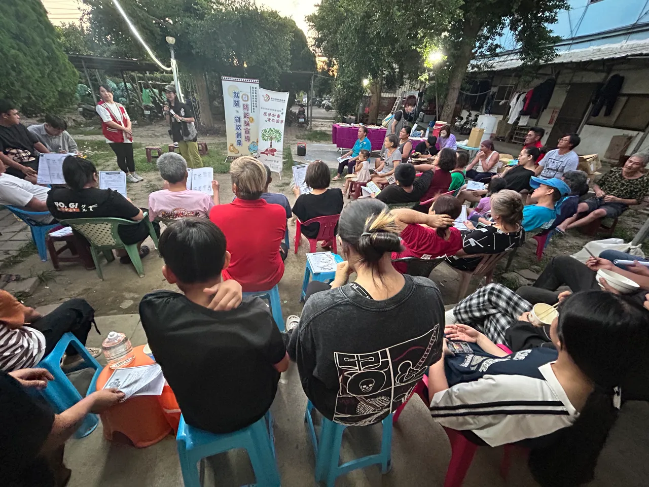 原民会就业辅导员宣导就业咨询。新竹市府提供