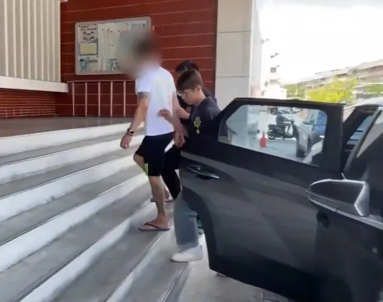 黃男車輛後輪被開3槍仍落跑，警方循線追查前往家中逮人。民眾提供