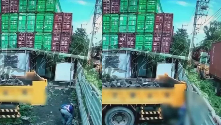監視器畫面曝光，柳姓司機被自己開的貨車壓住，相當驚悚。取自記者爆料網