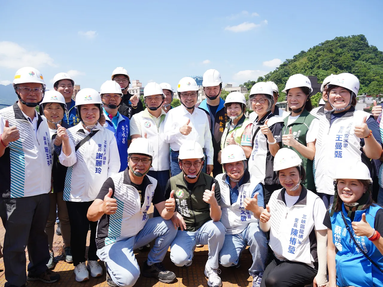 侯友宜市長視察長福橋改建工程,改建後將符合三峽河防洪標準。水利局提供