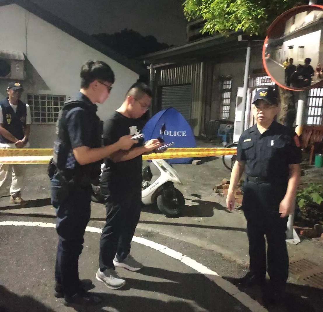 警方到場逮捕凶手,並封鎖線場採證偵辦。民眾提供