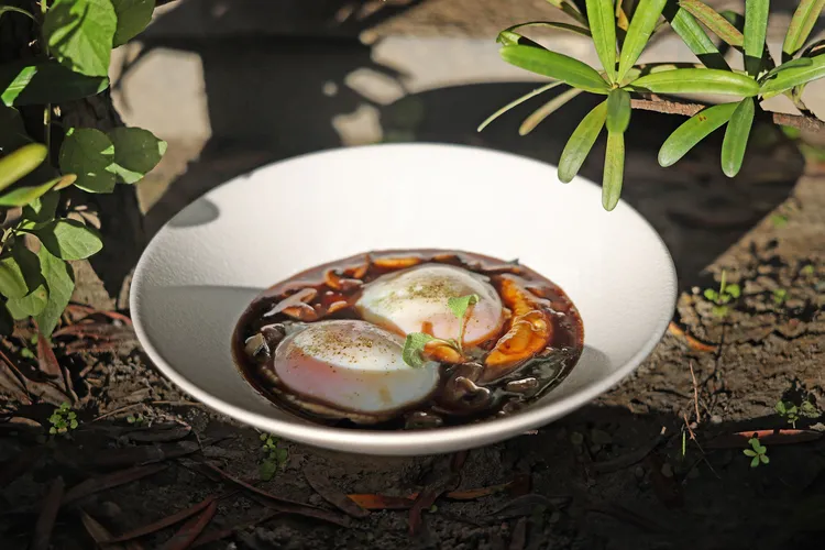 ORIGEN｜溫泉蛋｜蘑菇．洋芋泥380元。業者提供