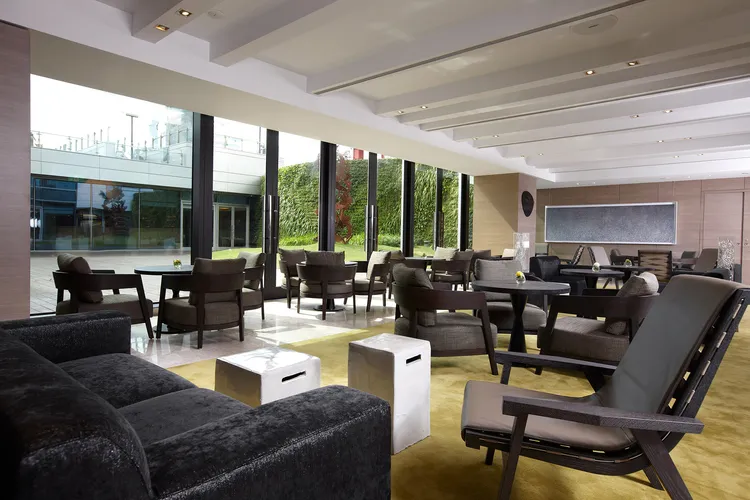 即日起台北艾麗酒店6樓The Terrace大廳酒吧將成為信義區首間Pierre Hermé甜點內用空間。台北艾麗酒店提供