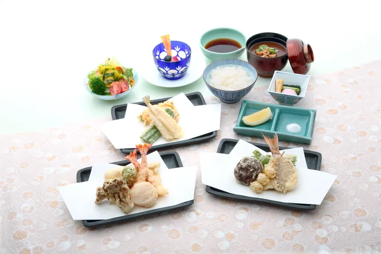 「銀座天國 栞」套餐組合。大倉久和提供