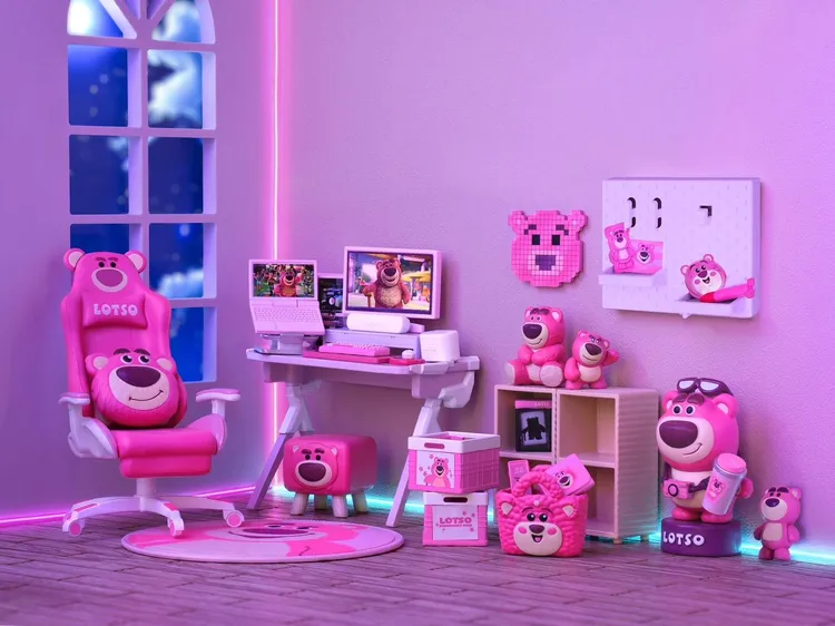 玩具總動員人氣角色熊抱哥即日起在康是美門市販售。業者提供