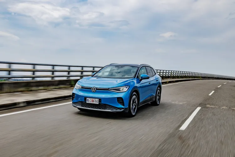 ID. 車系建構於專屬的 MEB 電動車模組化平台，擁有寬敞且平整的車室空間。業者提供