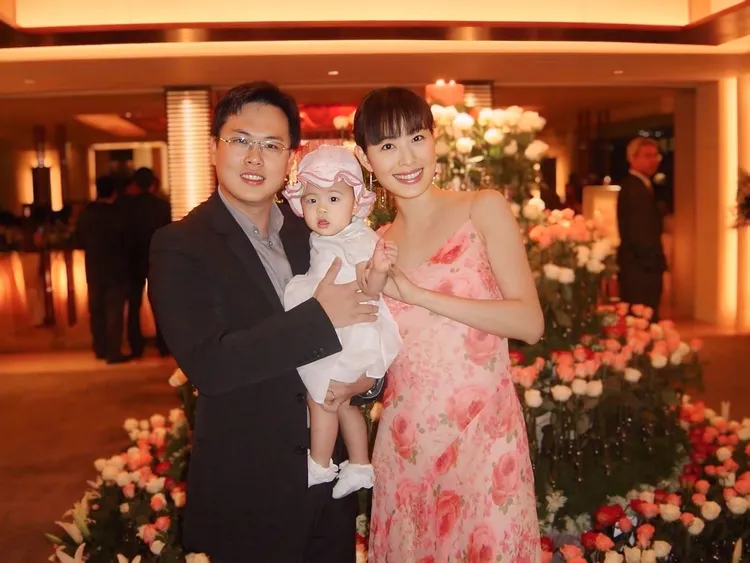 賈永婕曾秀出女兒小時候照片。翻攝賈永婕臉書